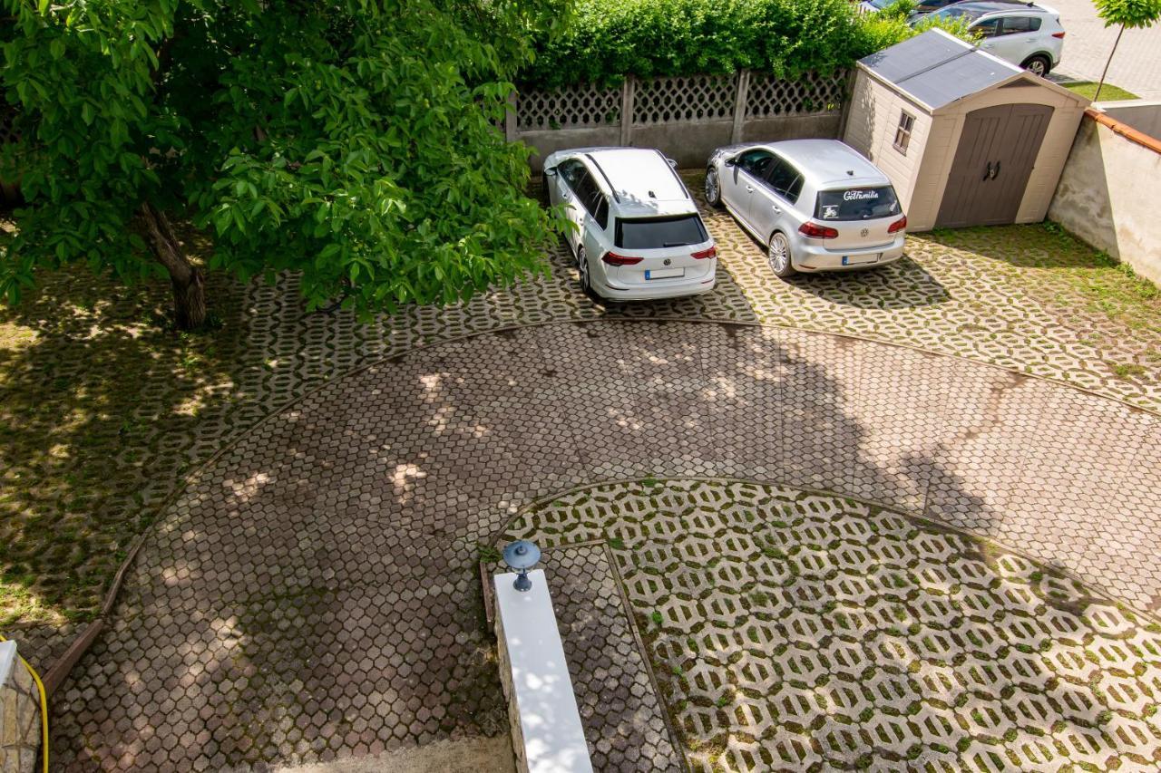 Kek Laguna Vendeghaz Balatonfured Exterior photo